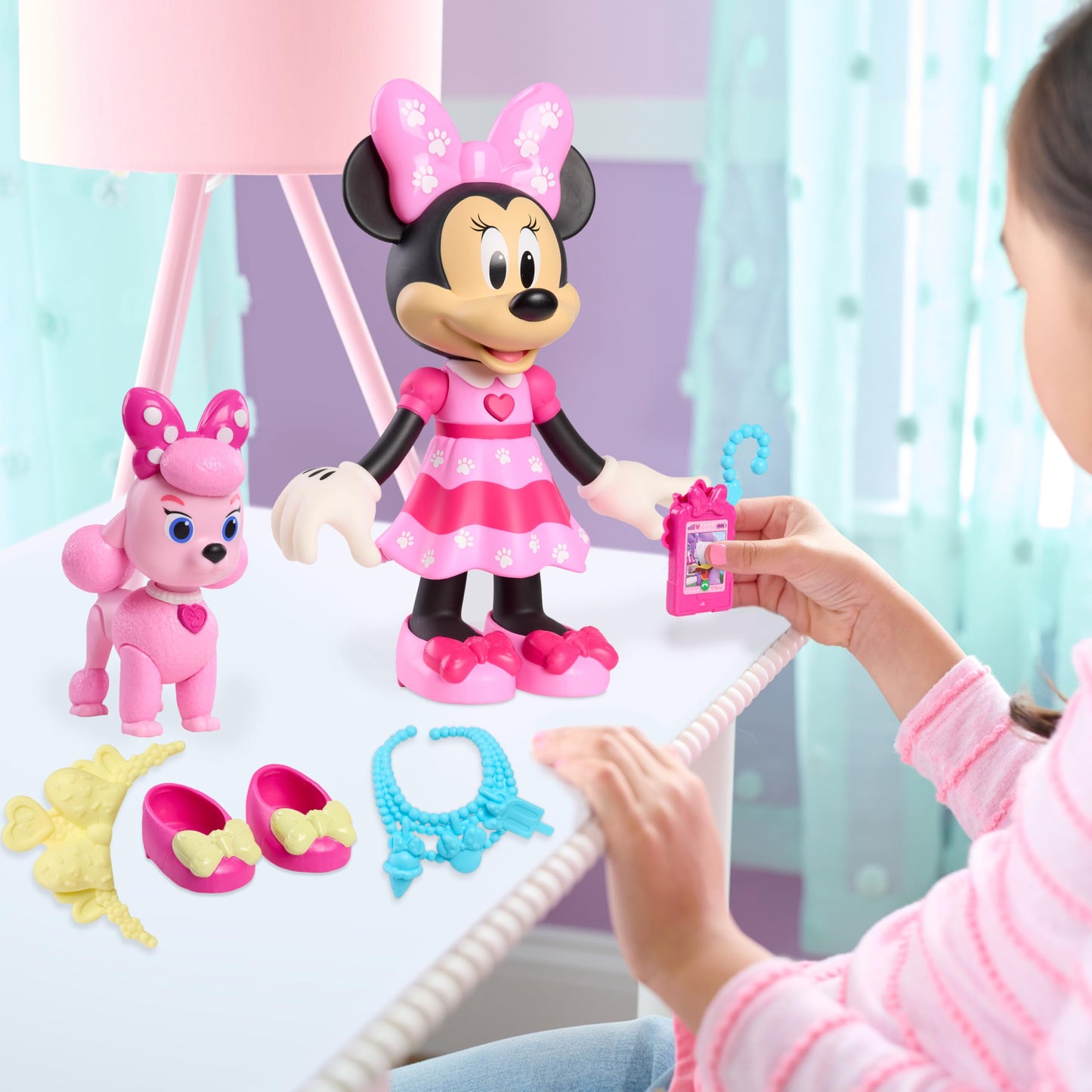Disney Jr. Minnie Mouse Pet Fun Doll, 10-Inch Poseable Minnie Doll