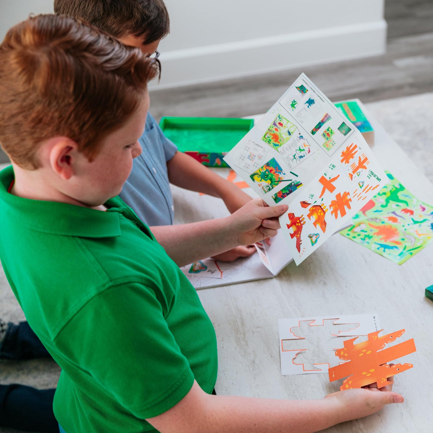 BOX CANDIY Totally Dinosaurs Dino-Tastic Activity Set with 30 Activities in Keepsake Box
