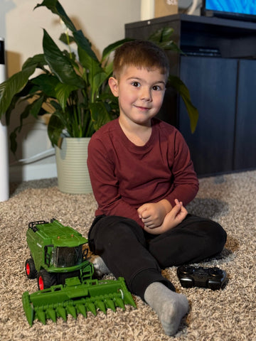Uarzt Remote Control Combine Harvester Tractor Toy with Corn Head, RC Tractor Toys for Kids 3+, Light/Spray/Sound/1/24 Scale, Farm Toy Combine