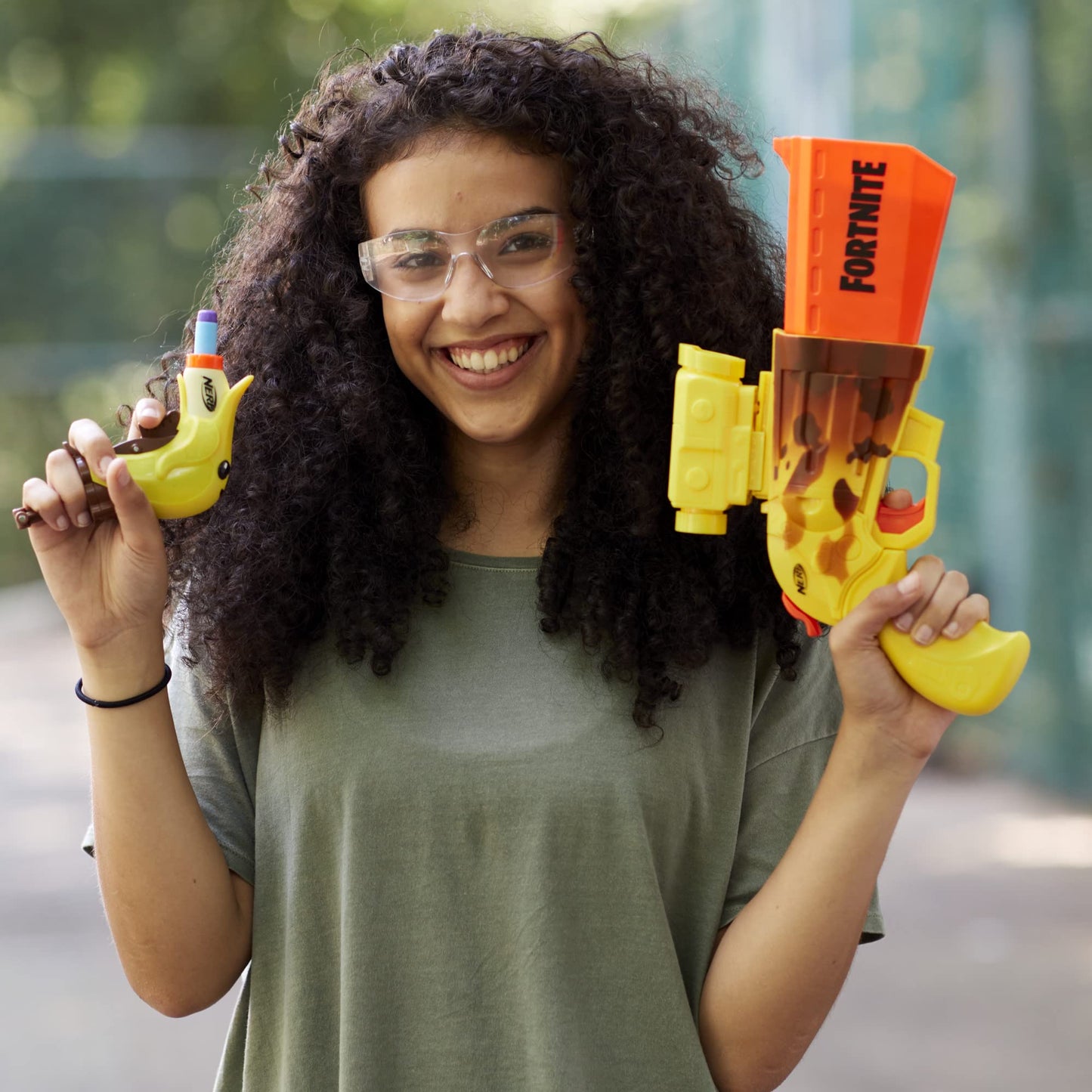 Nerf Fortnite Peely Launcher Set of 2 - Includes 4-Dart SR-Ripe Launcher with Hammer, Micro Peely Launcher and 10 Official Elite Darts