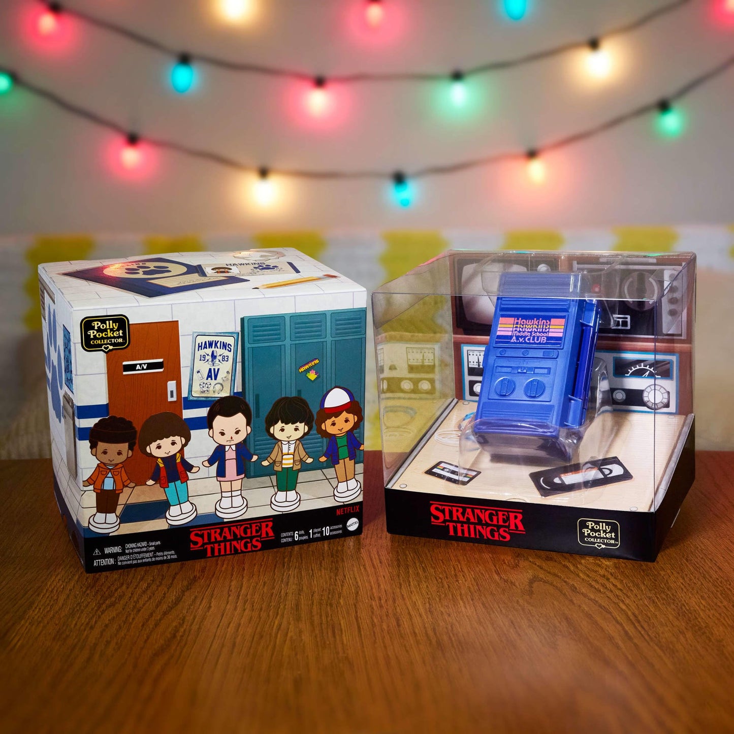Polly Pocket Collector Playset, Stranger Things Compact with 6 Special Edition Character Dolls and 10 Accessories