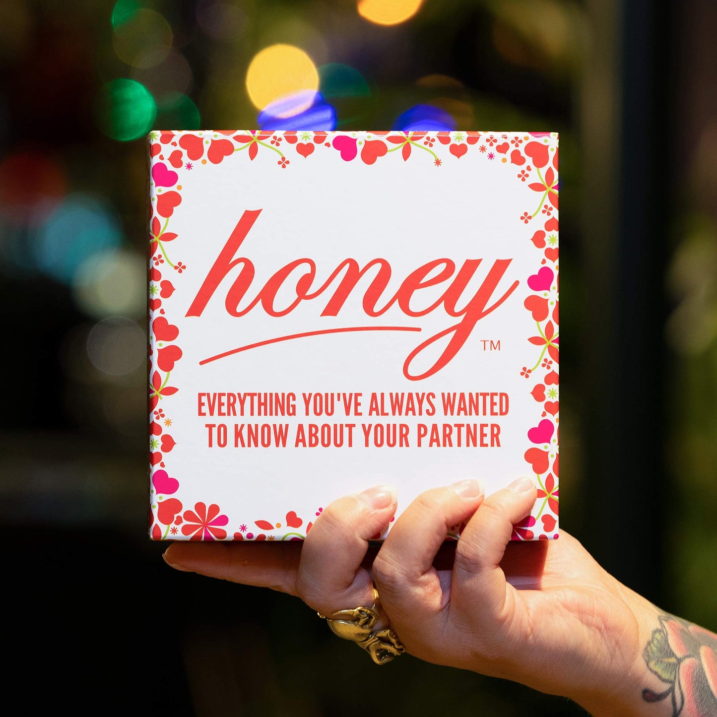 Hygge Games Honey - Everything You´ve Always Wanted to Know About Your Partner - Fun Conversation for Couples, red