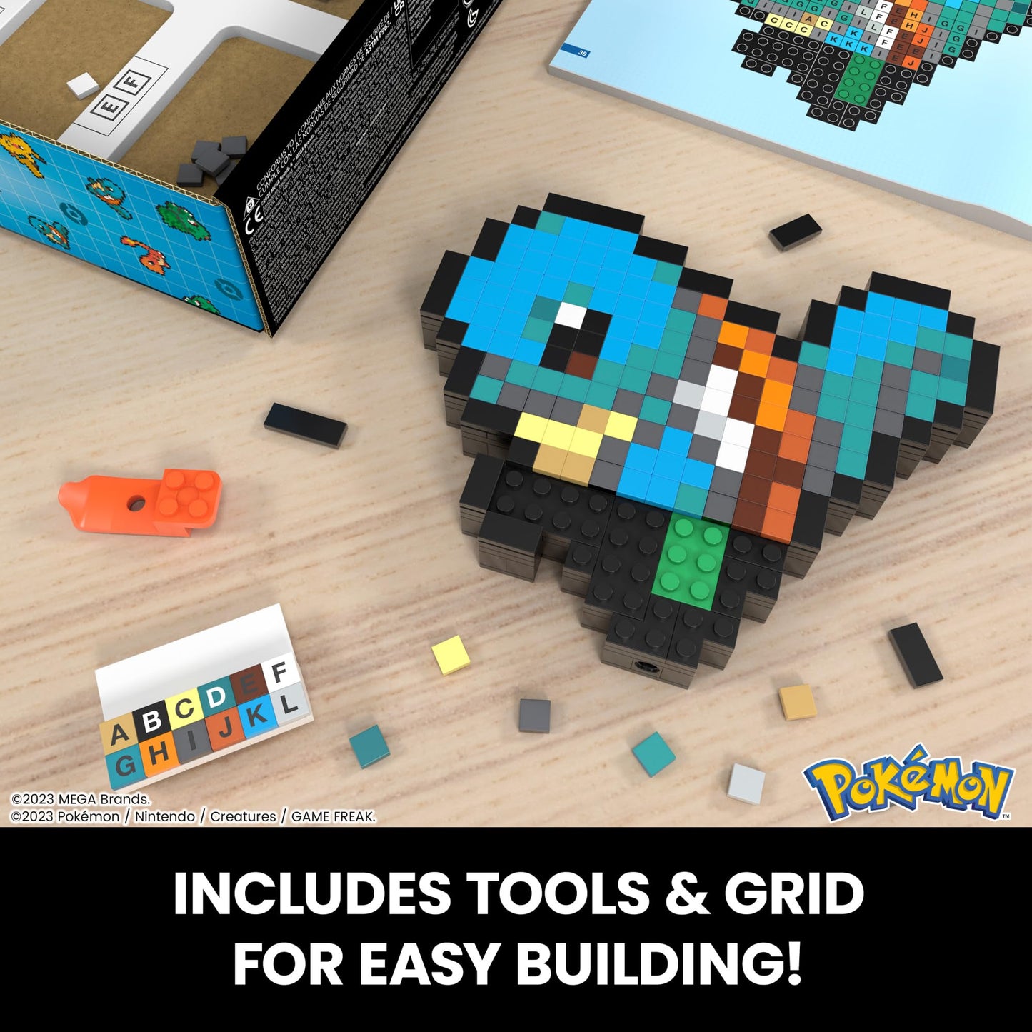 Mega Pokémon Squirtle Construction Set, Articulated Figure, Retro Pixelated Style, 6 inches, Wall or Table Decoration, 367 Pieces, Collectible