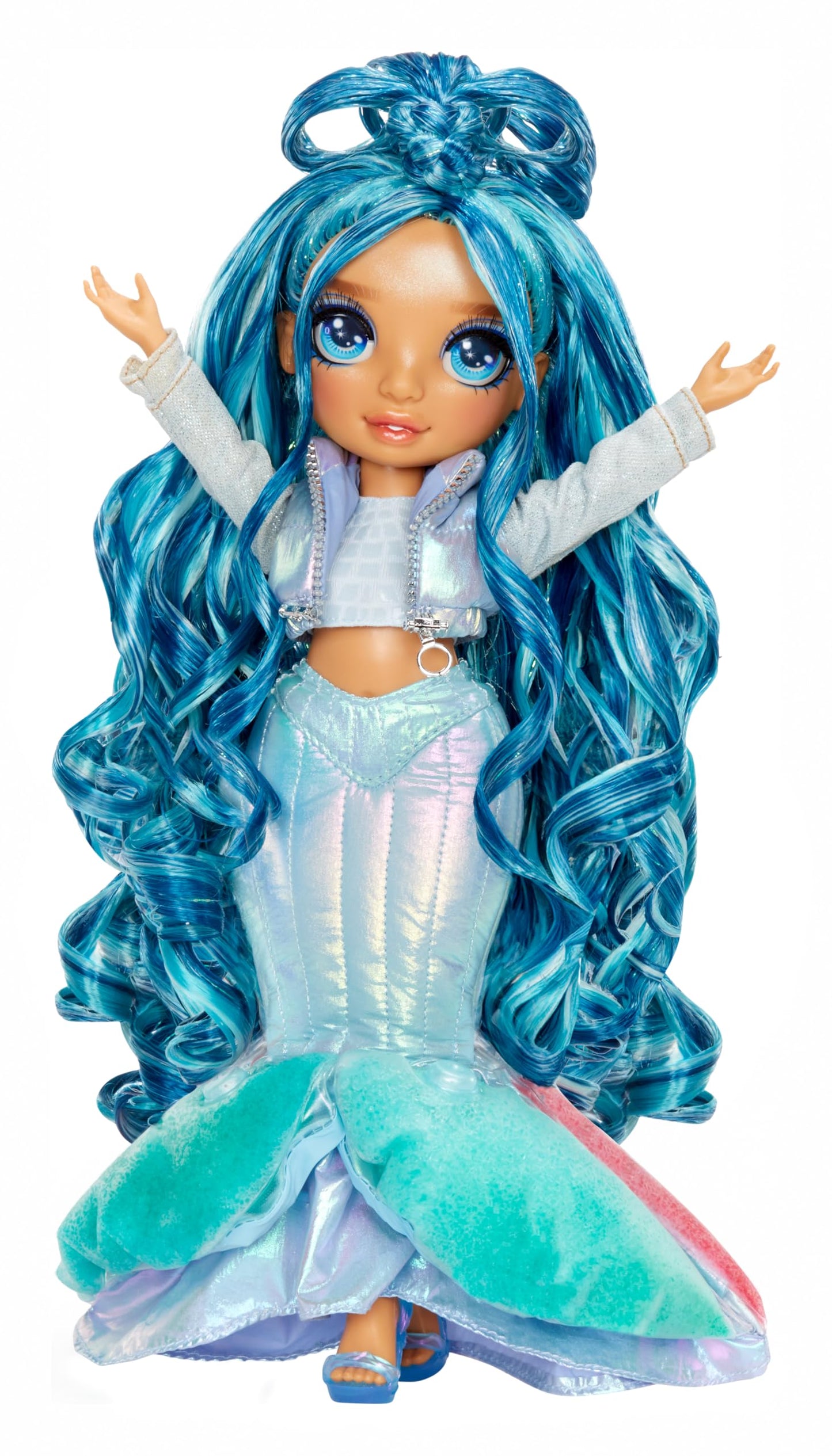 Rainbow High Winter Wonderland Skyler - Blue 11” Fashion Doll with Magic Snow Hidden in Fashion That Puffs Up with Water, and Snowman Kit, for Kids