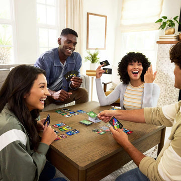 Mattel Games UNO Elite NFL Card Game, 2024 Officially Licensed Core Edition with 4 Collectible Foil Cards Featuring Team Players