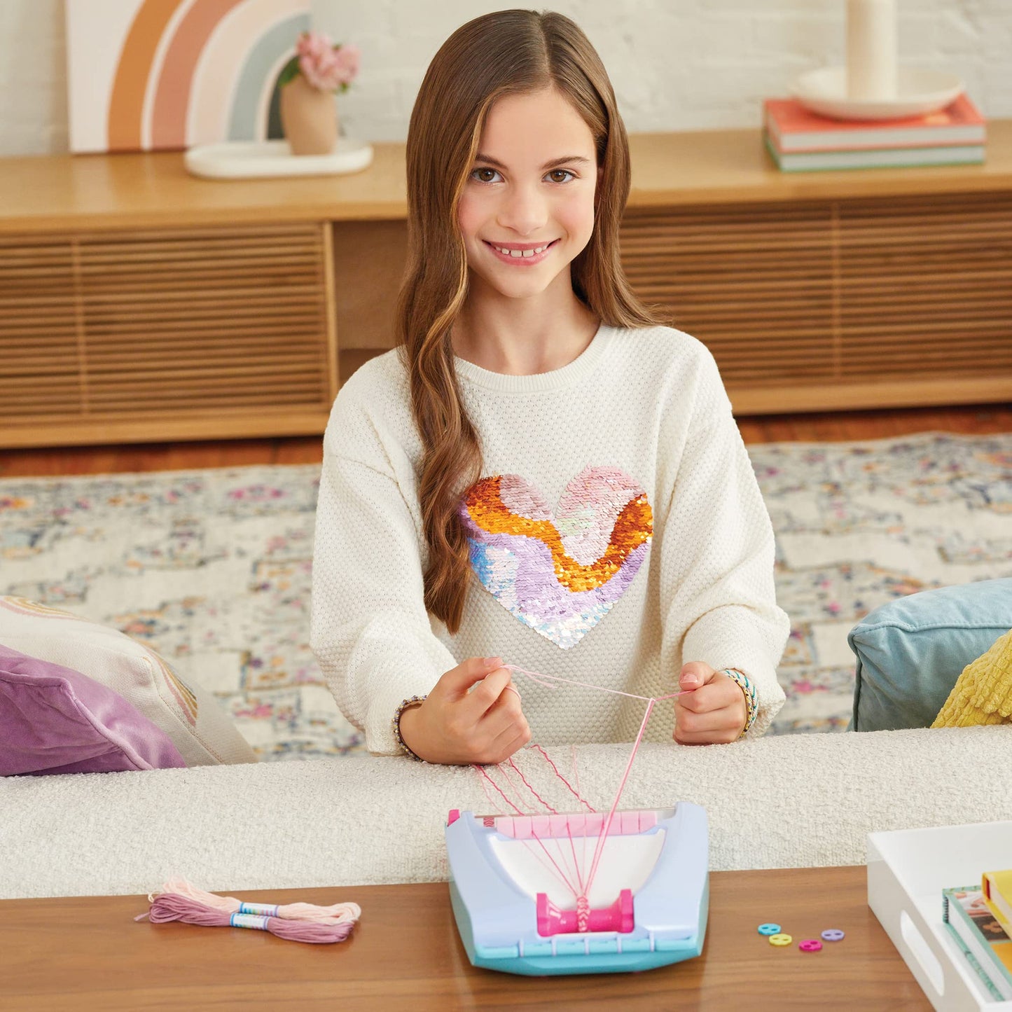 Make It Real Friendship Bracelet Maker Kit - Craft Up to 20 Stylish Bracelets with 100 Beads & Threads - Fun DIY Jewelry Set for Girls & Tweens
