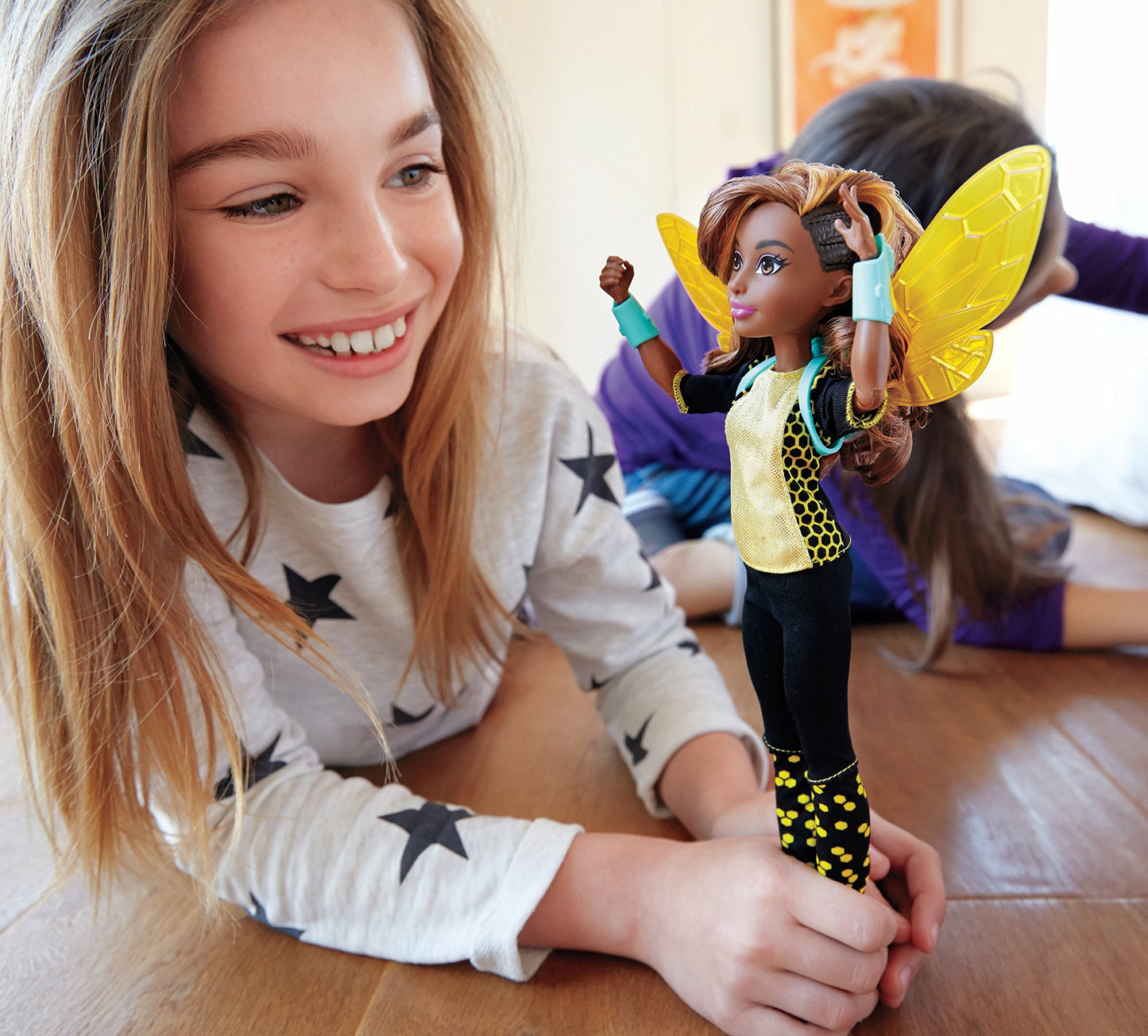 DC Super Hero Girls Bumble Bee Figure