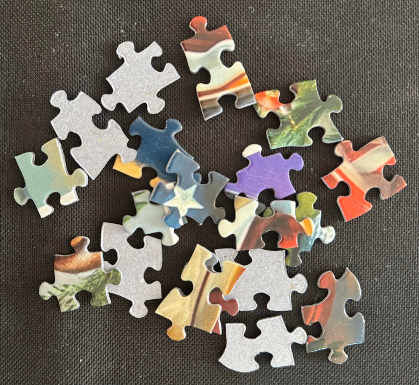 Monroe Lane Puzzles - Season of Mugs 1000-piece Jigsaw Puzzle
