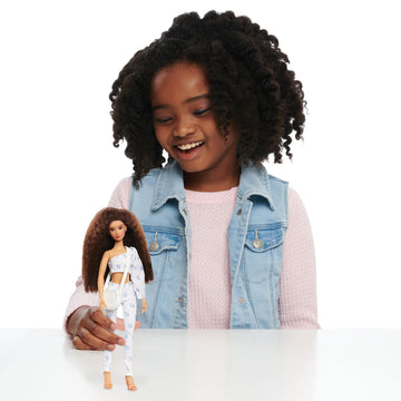 Naturalistas 11.5-inch Fashion Doll and Accessories Kelsey, 4B Textured Hair, Light Brown Skin Tone