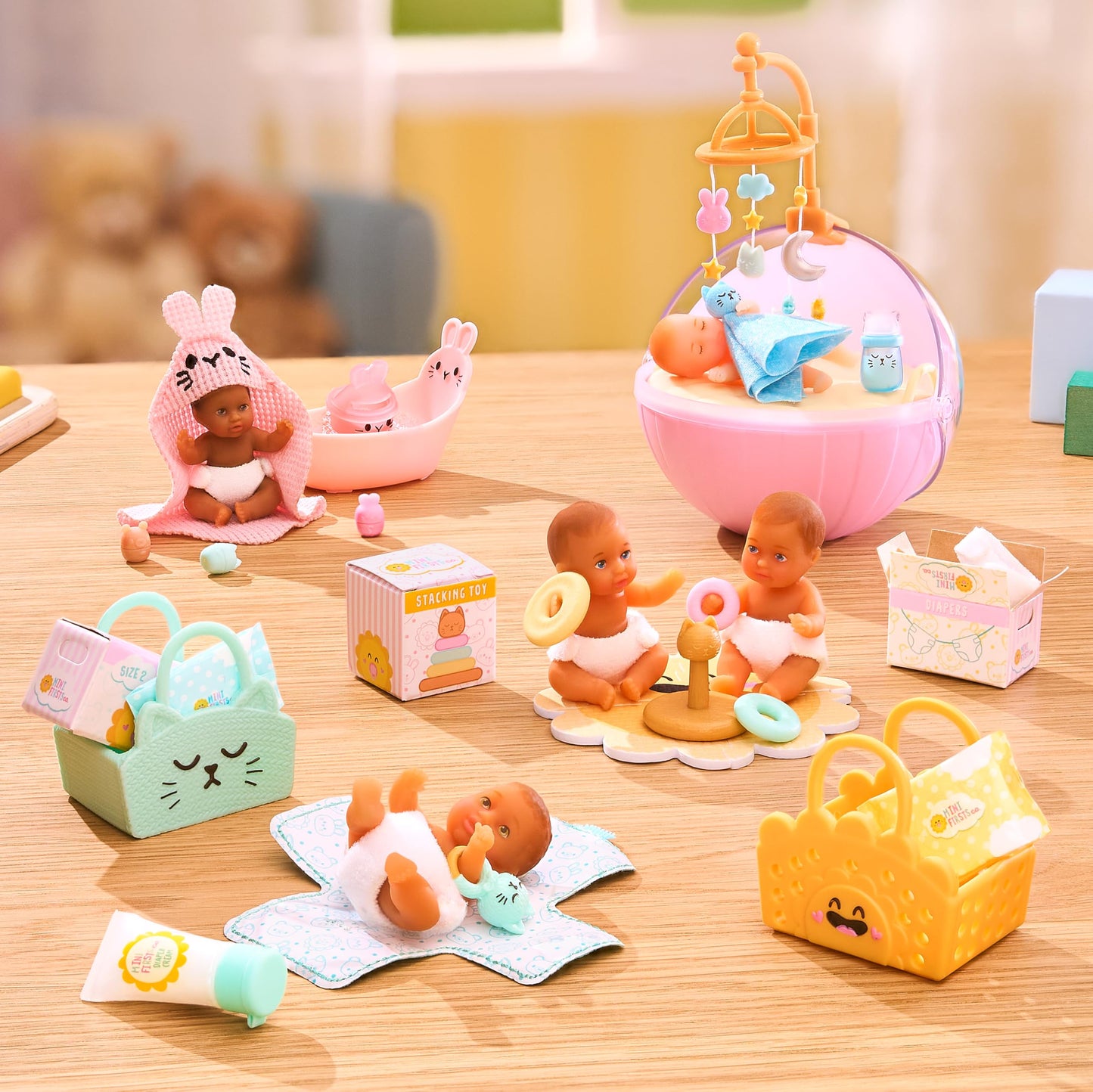 MGA's Miniverse Make It Mini Real Baby Nurture - Blind Packaging, Baby Care Themed Mini Collectibles, 8 Styles Including Rare Twins, Collectors, 8+