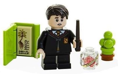 LEGO Harry Potter: Neville Longbottom Minifigure with Mimbulus Mimbledonia Plant - Ages 6+