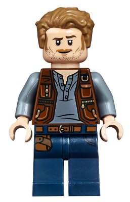 LEGO Jurassic World: Owen Grady with Baby Raptor and Tranquilizer Gun