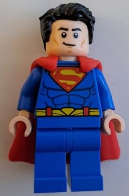 LEGO DC Superheroes: Superman Minifigure in Collectible Rectablge Tin - Ages 6+