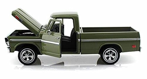 1969 Ford F-100 Pickup Truck Green 1/24 by Motormax 79315
