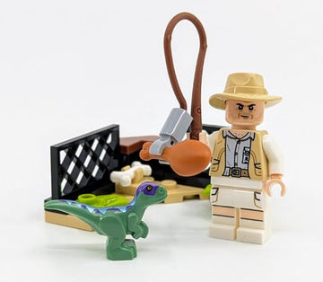 LEGO Jurassic World: Robert Muldoon Minifigure with Raptor Training