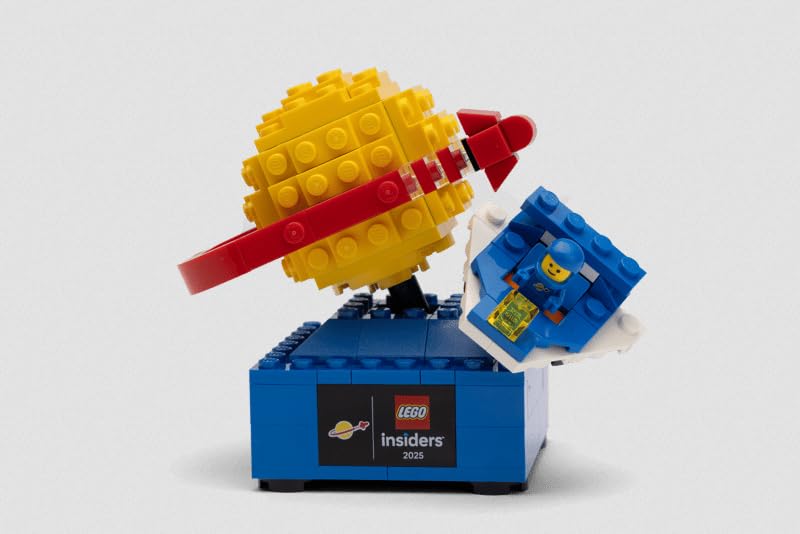 LEGO Insiders - Retro Space Explorer Building Set (150 Pieces, 5009806)