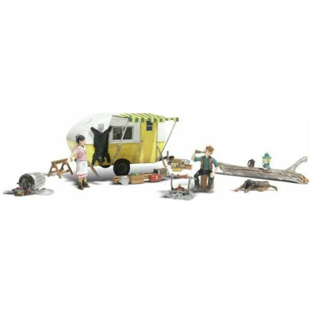 Ma & Pa's Trailer Haven Camping Trailer w/Figures N scale Woodland Scenics