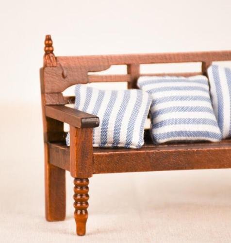 EatingBiting Dollhouse Miniature Doll Bench Couch Sofa with Cushions, 1:12 Dollhouse Miniature Furniture Sofa Wooden Recliner Chair Vintage Sofa