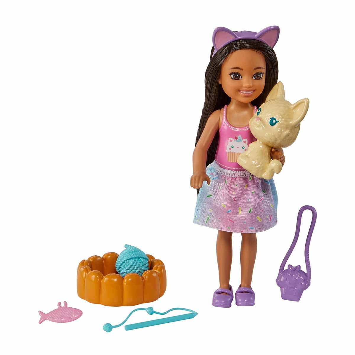 Barbie Chelsea Doll & Pet Playset with 5 Accessories, Brunette Small Doll Wearing Removable Skirt with Kitten, Pet Bed & More