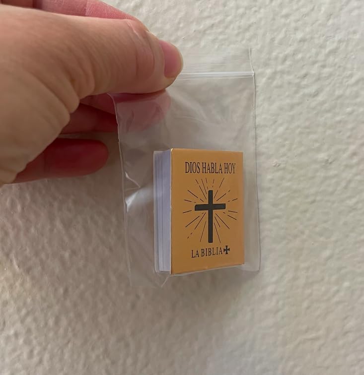 Miniature Spanish Bible 'Dios Habla Hoy', 1.5 Inch Religious Book, Gold Cover with Cross Design