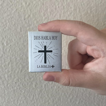 Miniature Spanish Bible, Dollhouse Decorative Book, 1.5 Inches High, Readable Mini La Biblia