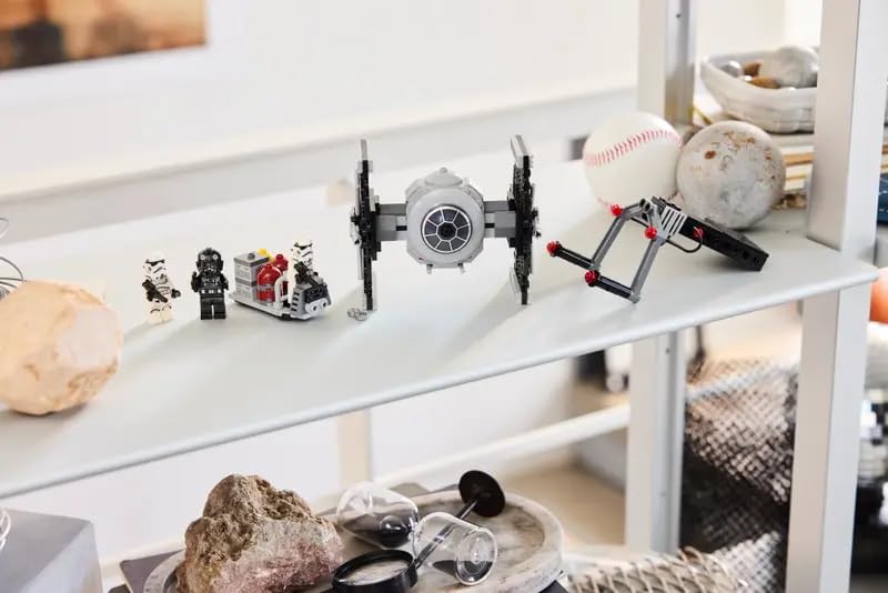 LEGO Star Wars TIE Fighter with Imperial Hangar Rack (236 Pieces, 40771)