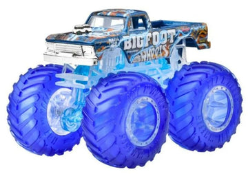 Hot Wheels Monster Trucks Bigfoot 2024, Power Smashers 1:64 Scale, Crushed Car Included