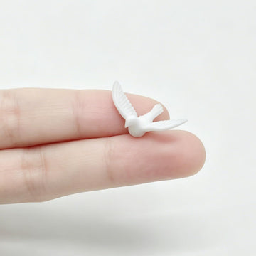 Dollhouse Miniature White Plastic Doves, Tiny Mini Birds, for Fairy Garden, Diorama, Miniature Decoration (7PCS)