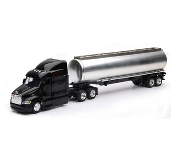 New Ray Peterbilt Model 387, Flatbed W/Round Hay Bales, 1:43 Diecast