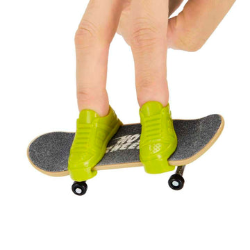 Hot Wheels Skate Board 4 Shoe 4 Toy Vehicle for Children Ages 5 and Up