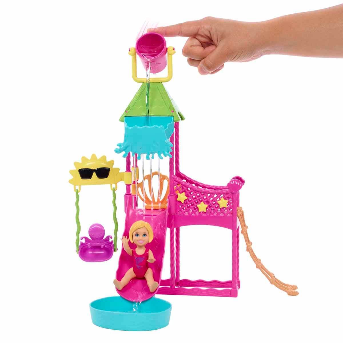 Barbie Skipper First Jobs Playset, Doll, Water Park with Functional Water Slide, Squirting Puppy and Over 5 Accessories, Child Toy, for Ages 3 and Up