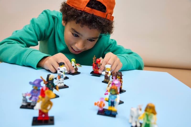 LEGO Minifigures Series 29 Mystery Blind Box - 1 Random Minifigure (12 Characters Total to Collect), 71052