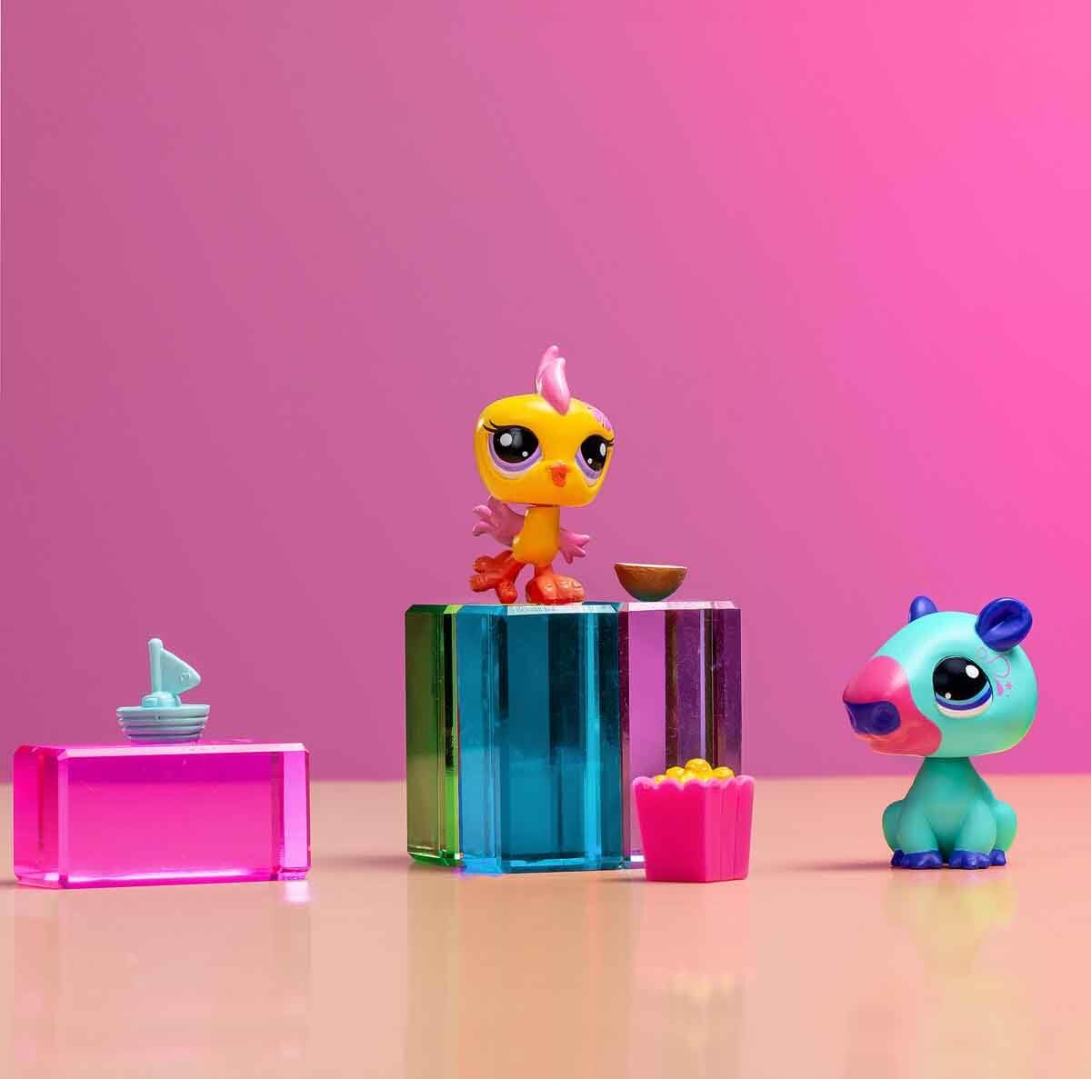 Transformers Bumblebee Littlest Pet Shop Minis 2-Pack S2 Capibara and Yellow Bird 00585