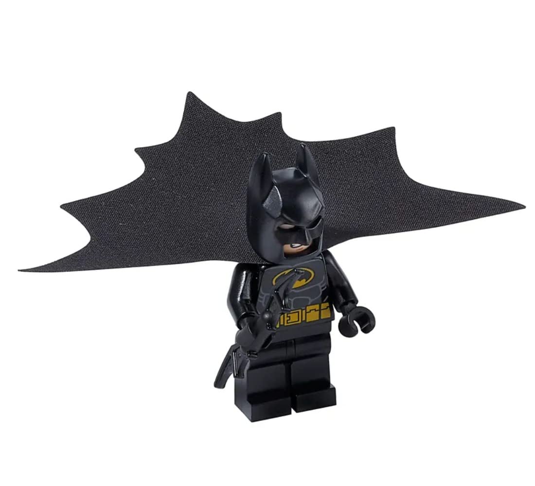 LEGO Super Heroes DC Batman Minifigure - Batman (in Black Suit with Outstretched Batcape and Bat-a-rang) 76158