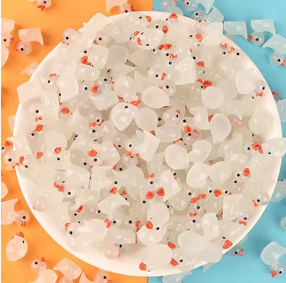 100pcs Mini Resin Duck,15 mm Dollhouse Décor Glow in The Dark for Aquarium Decor Micro Fairy Garden Landscape Hide,Seek Party Toys,Easter Basket