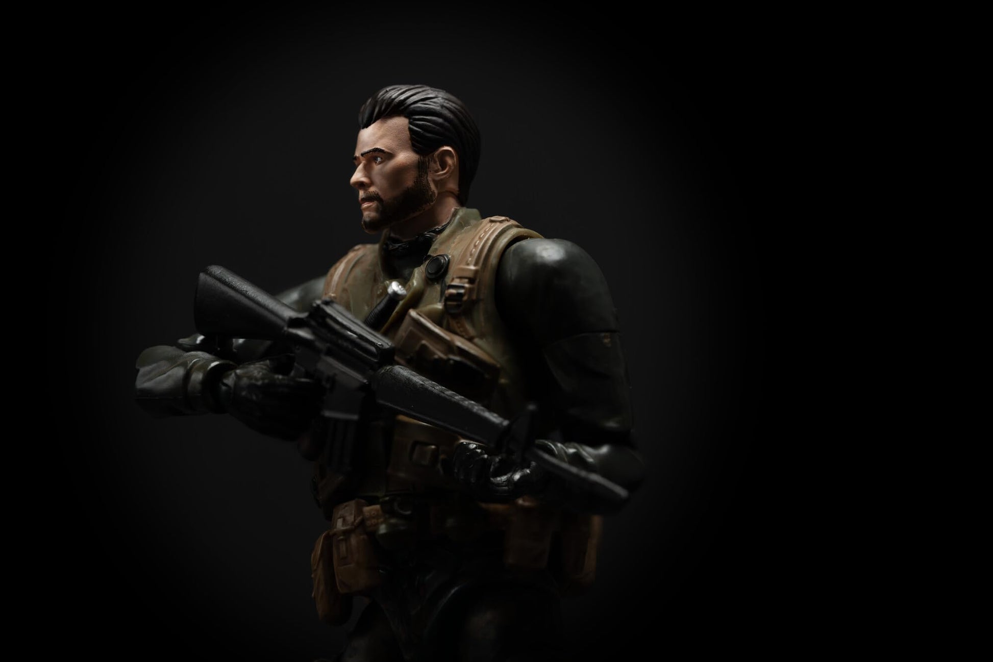Call of Duty Alex Mason - 6.5-inch Articulated Figure with Swappable Hands and Weapon Accessories