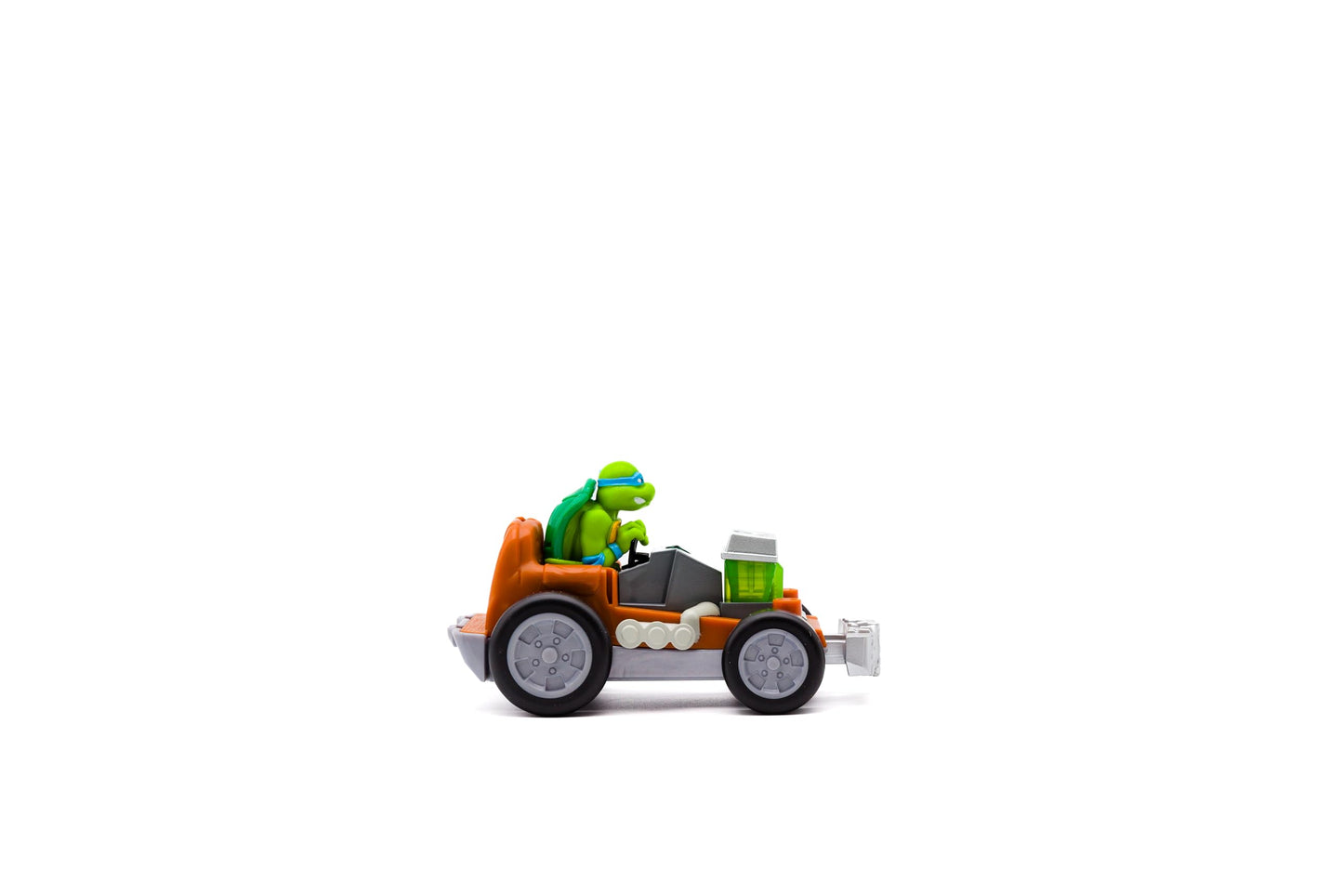 Teenage Mutant Ninja Turtles Toy, Leonardo Shell Smashers, Light-Up Rev-Up Crash Vehicle with Smash & Reveal Action, Classic Edition, for Kids Ages 5+