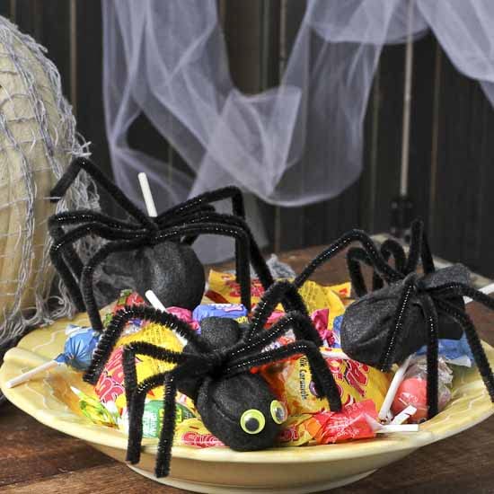 Pack of 300 Red Black and White Pipe Cleaners. Fuzzy Stick Chenille Stems for Arts and Crafts Shapes, Flowers, Animals, Figures and More - Size: 12