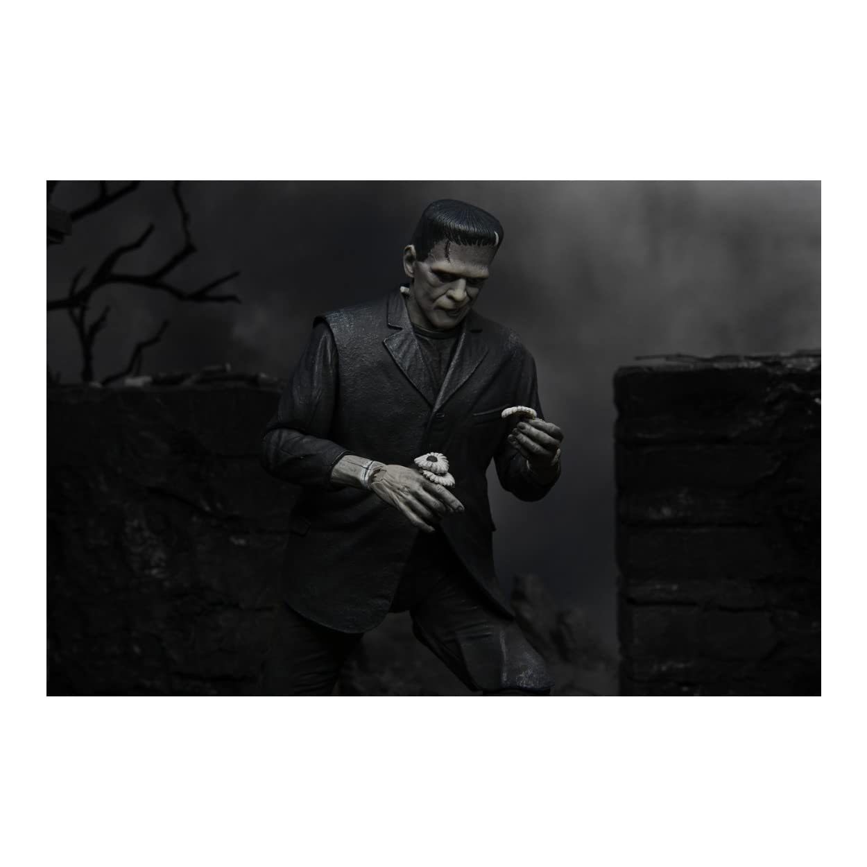 NECA Universal Monsters - Ultimate Frankenstein's Monster (B&W) - 7” Scale Action Figure