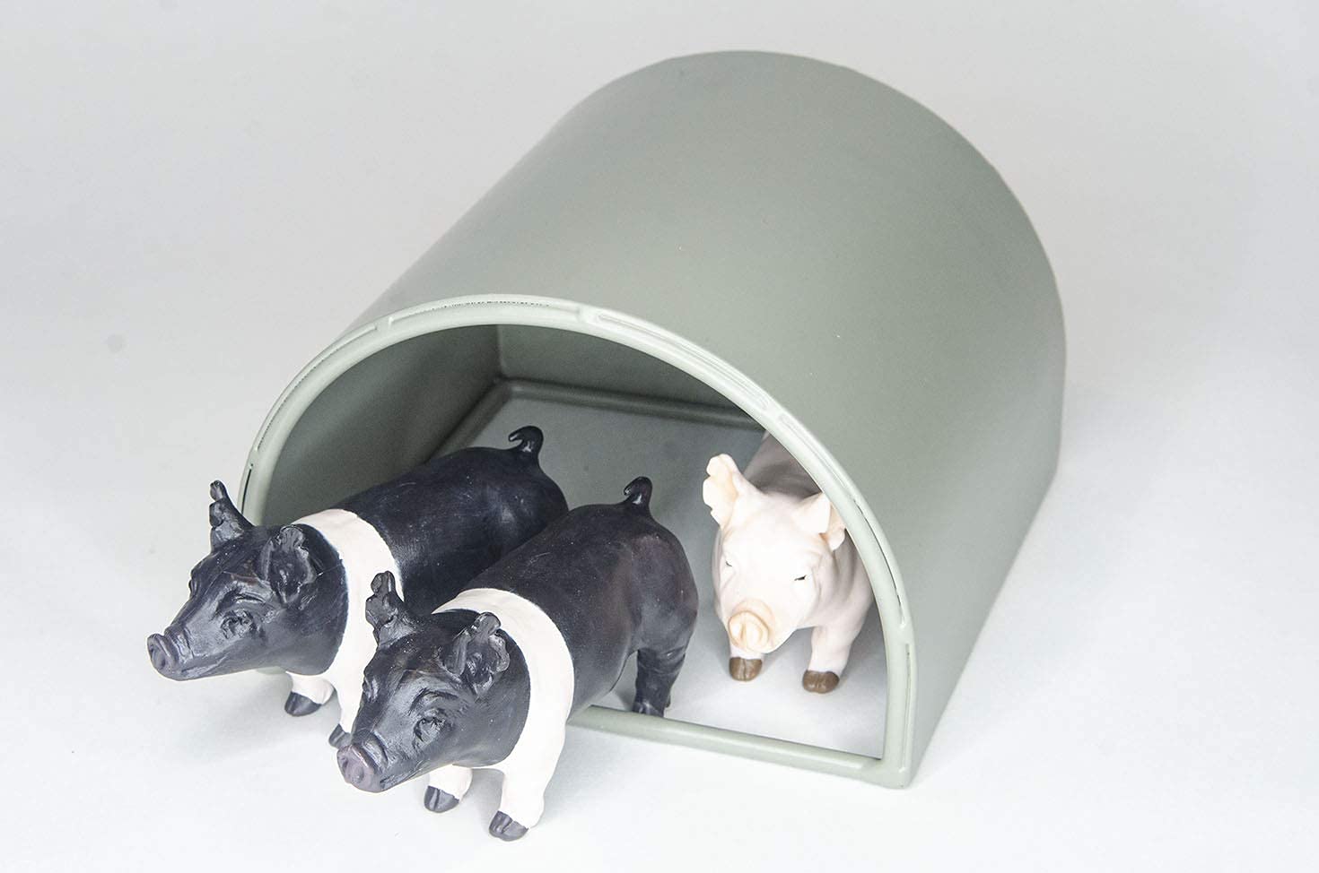 Little Buster Toys Quonset Hut with Yorkshire & Hampshire Pigs, Grand Doe Goat, and Market Lamb