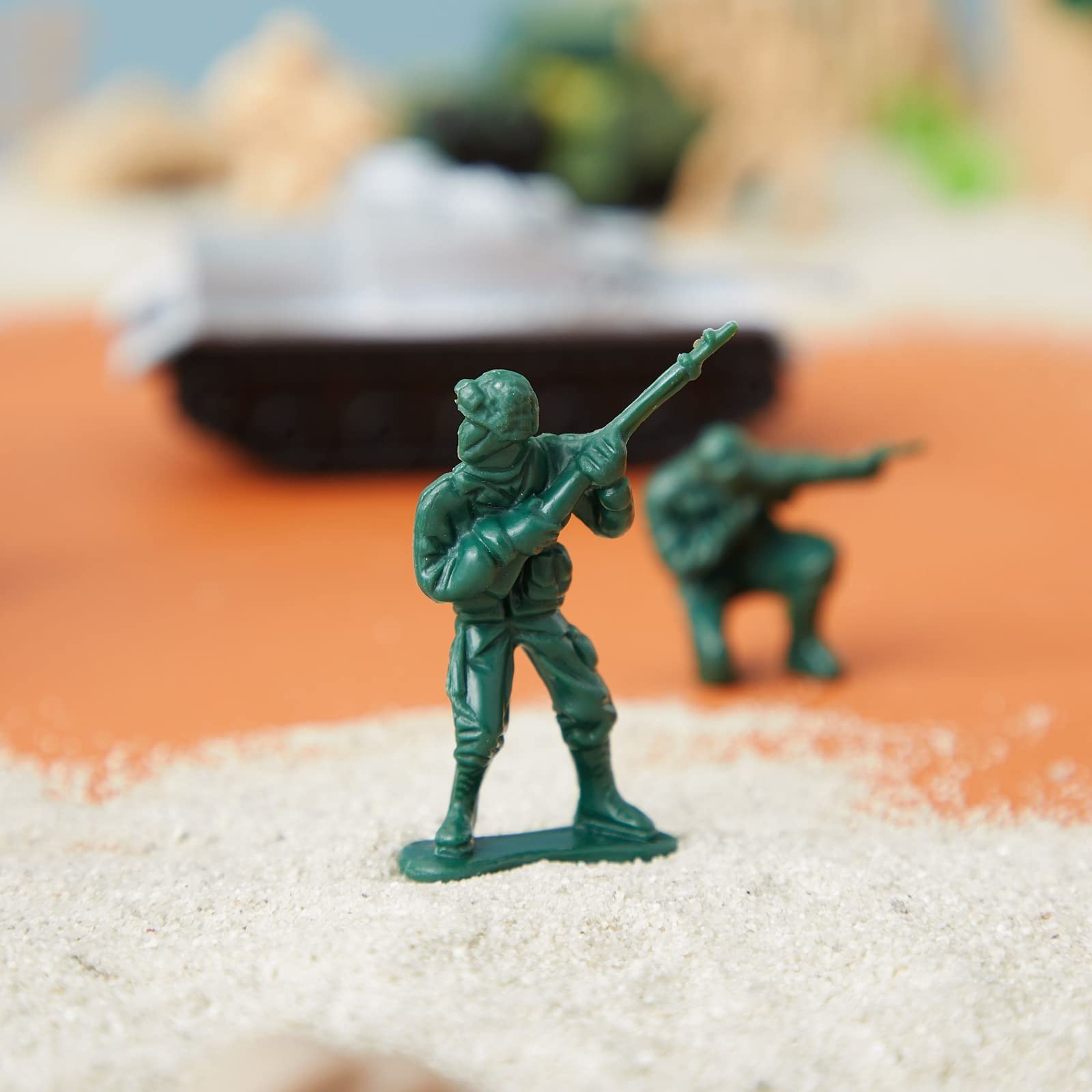 Juvale Action Figures Army Men Playset - Army Toys & Toy Soldiers for Boys Ages 8+ with Tanks & Weapons - Action Figure Accessories & Portable Storage