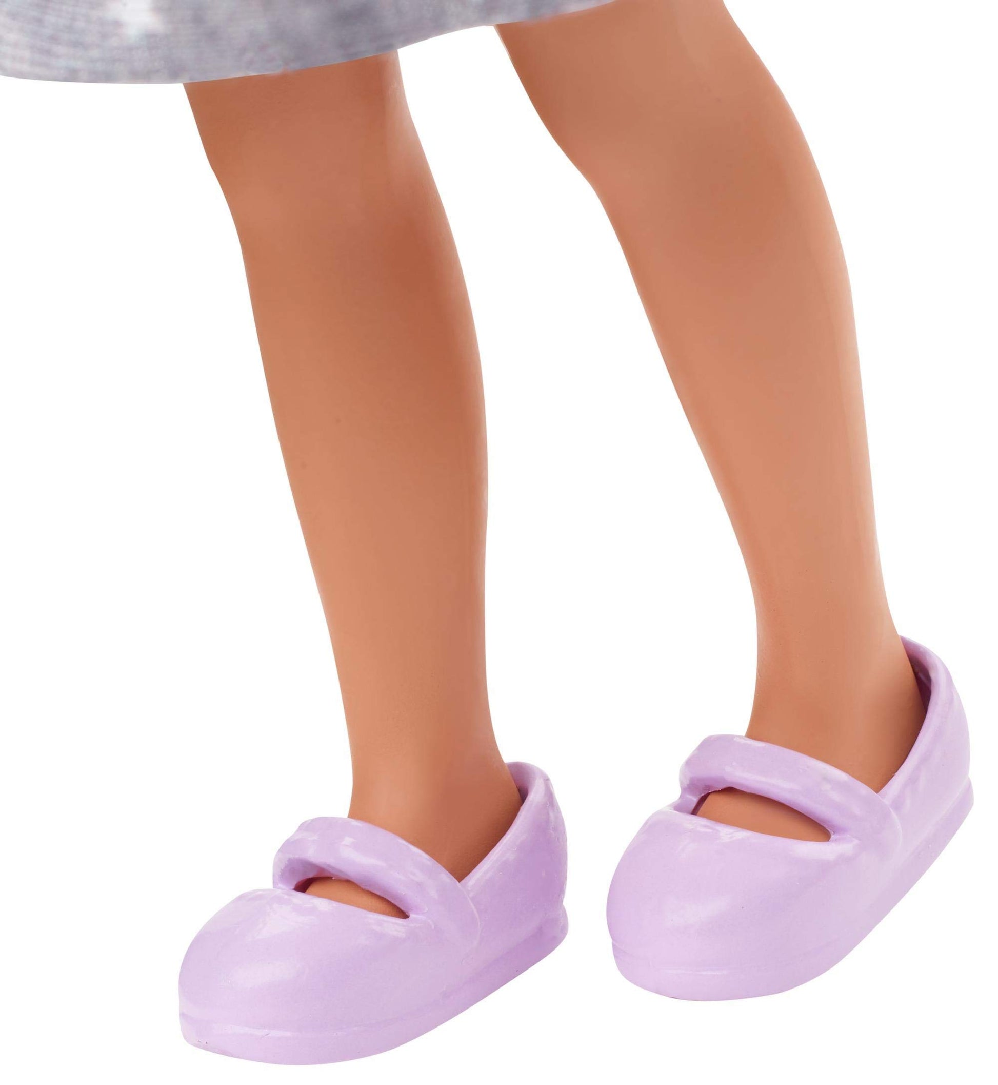 Barbie Club Chelsea Doll (6-inch Brunette) Wearing Unicorn-Themed Graphic and Star Skirt, for 3 to 7 Year Olds