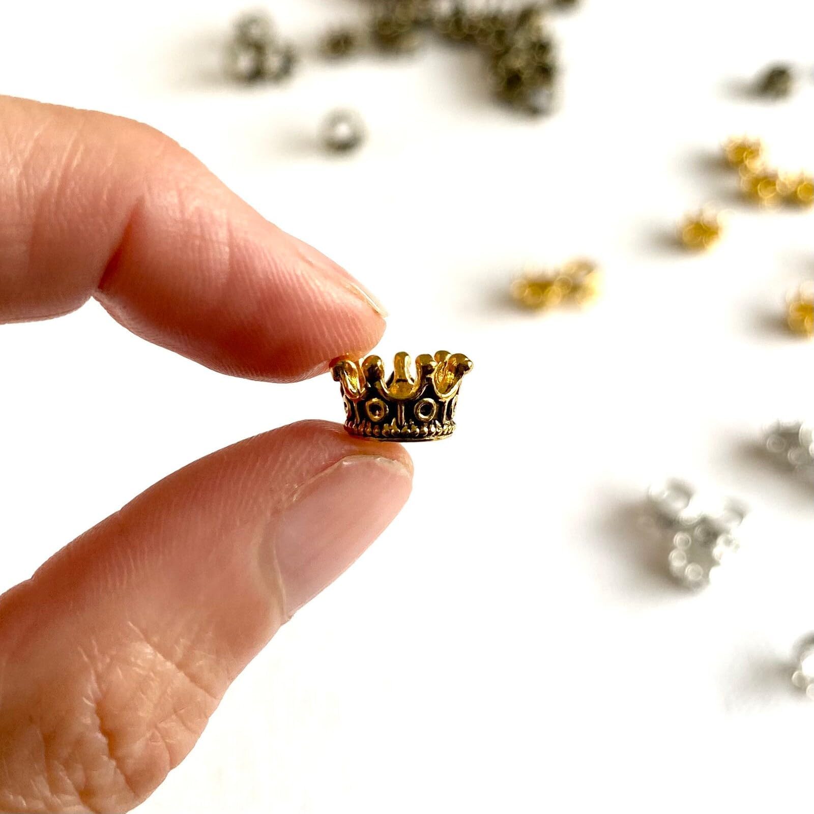 Dollhouse Mini Crown, Metal Crown Dollhouse Miniature, Tiny Miniature Crown, Mini Alloy Crown Headwear Accessories (5PCS)