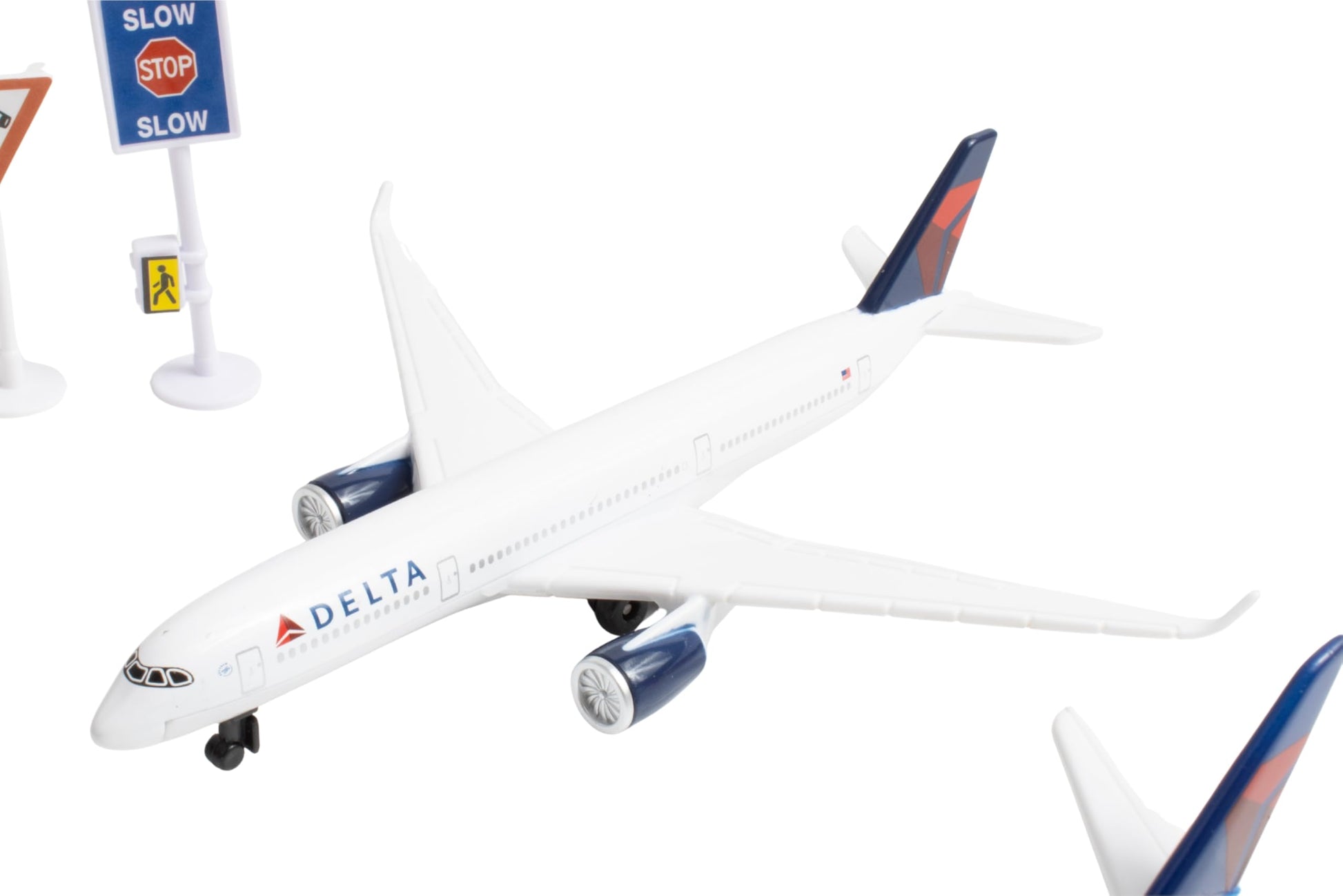 Daron Delta Airport 25-Piece Die-Cast Playset Toy Ages 3+