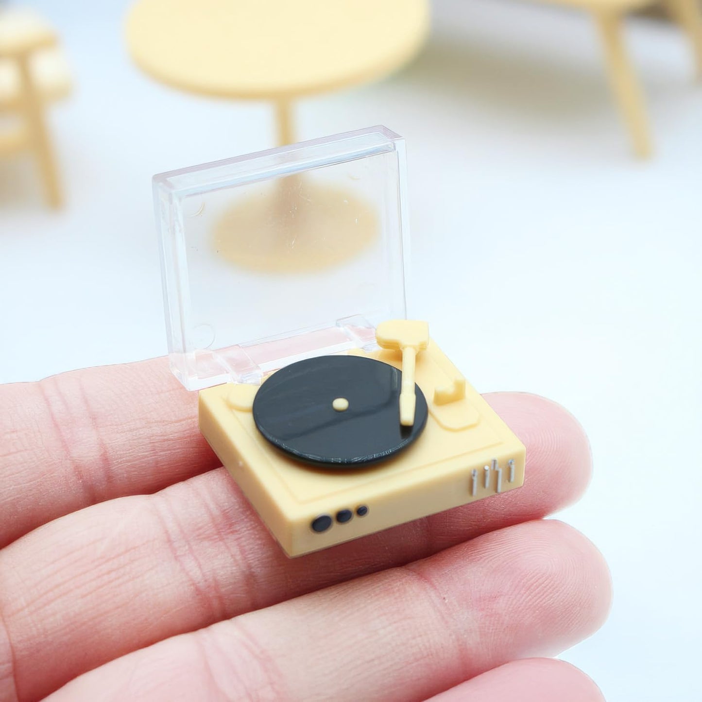 Realistic Miniature Vinyl Record Player, Dollhouse Miniatures, Mini Store Decor, 1/12 Scale, Cool Miniature Display