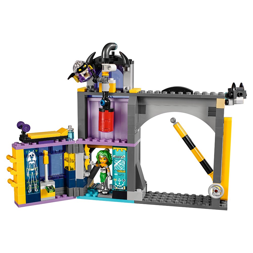 LEGO DC Super Hero Girls Batgirl Secret Bunker 41237 Building Kit (351 Piece)