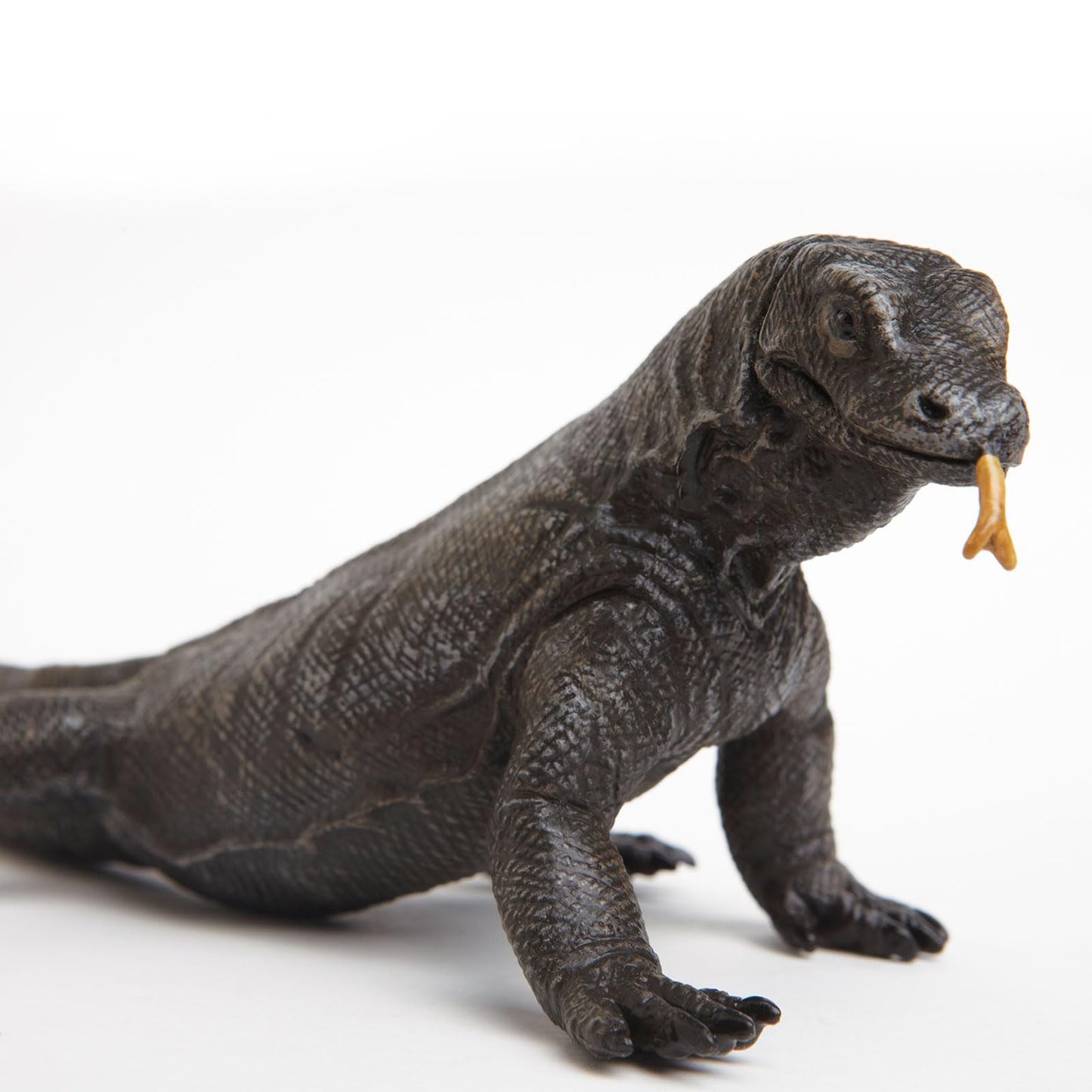 Safari Ltd. Komodo Dragon Figurine - Realistic 11" Model Figure - Educational Toy for Boys, Girls, and Kids Ages 3+