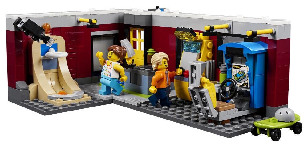 LEGO Creator 3in1 Modular Skate House 31081 Building Kit (422 Piece)