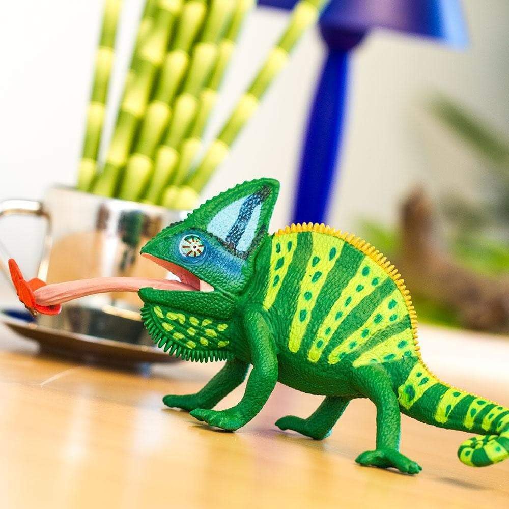 Safari Ltd. Veiled Chameleon Figurine - Detailed 9.25" Model Figure - Educational Toy for Boys, Girls, and Kids Ages 3+