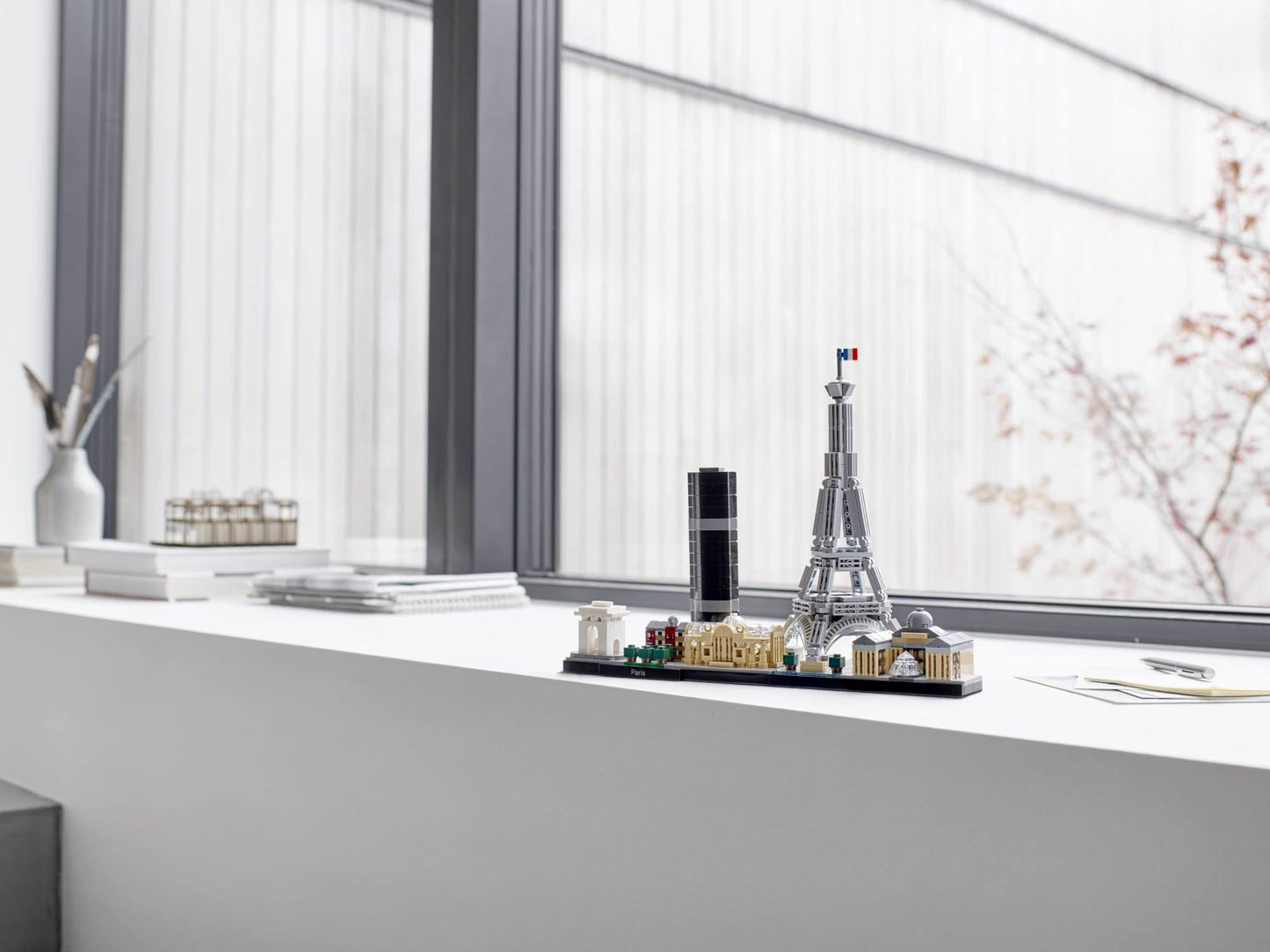 LEGO Architecture Paris Model Building Set - Detailed Display Building Block Set for Kids, Boys and Girls, Ages 12+ - Unique Gift for Travel
